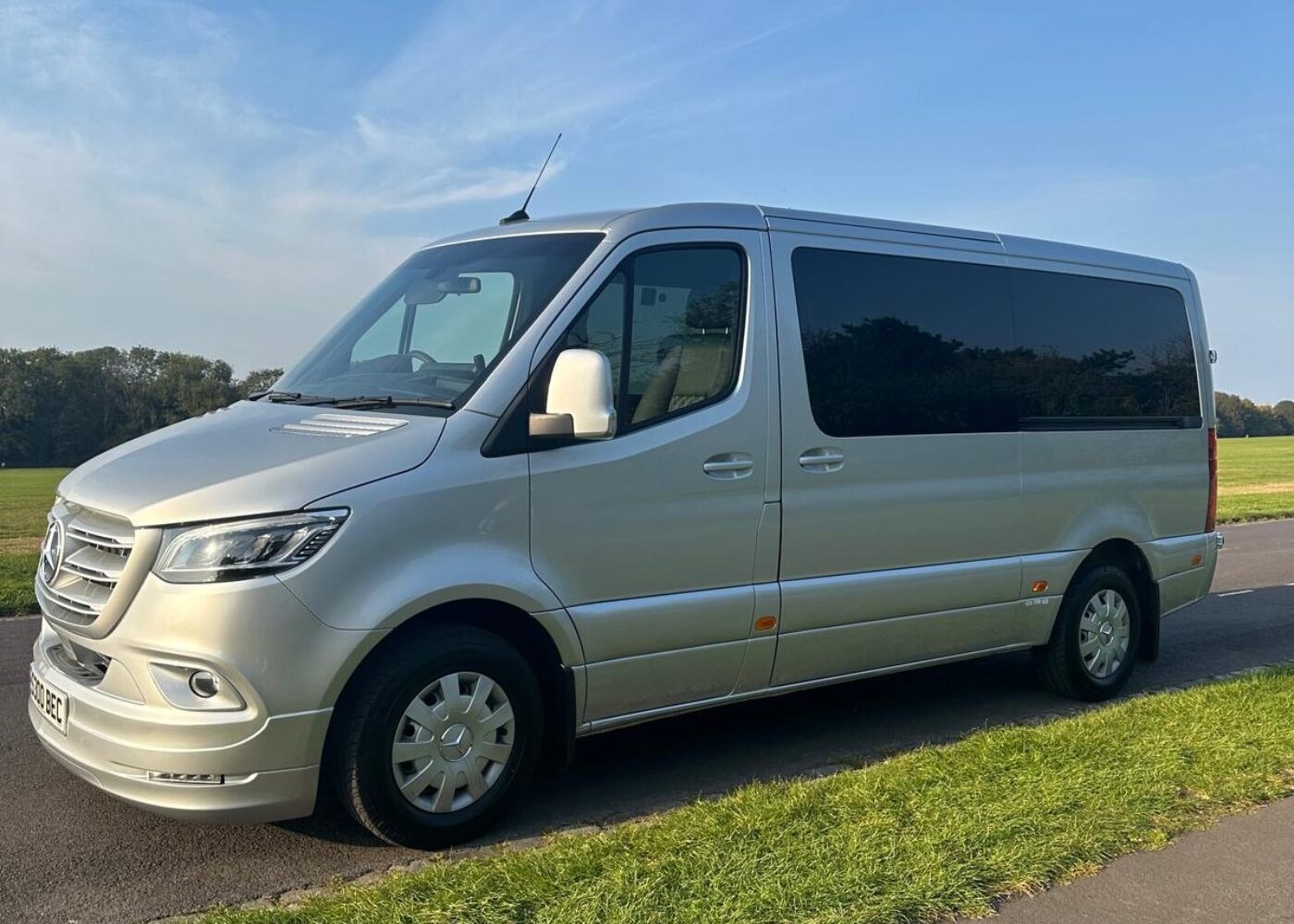 wedding car 8 seater minibus